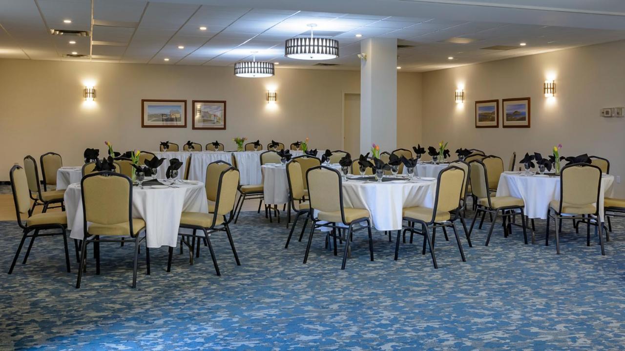 Quality Hotel Кларенвилл Экстерьер фото