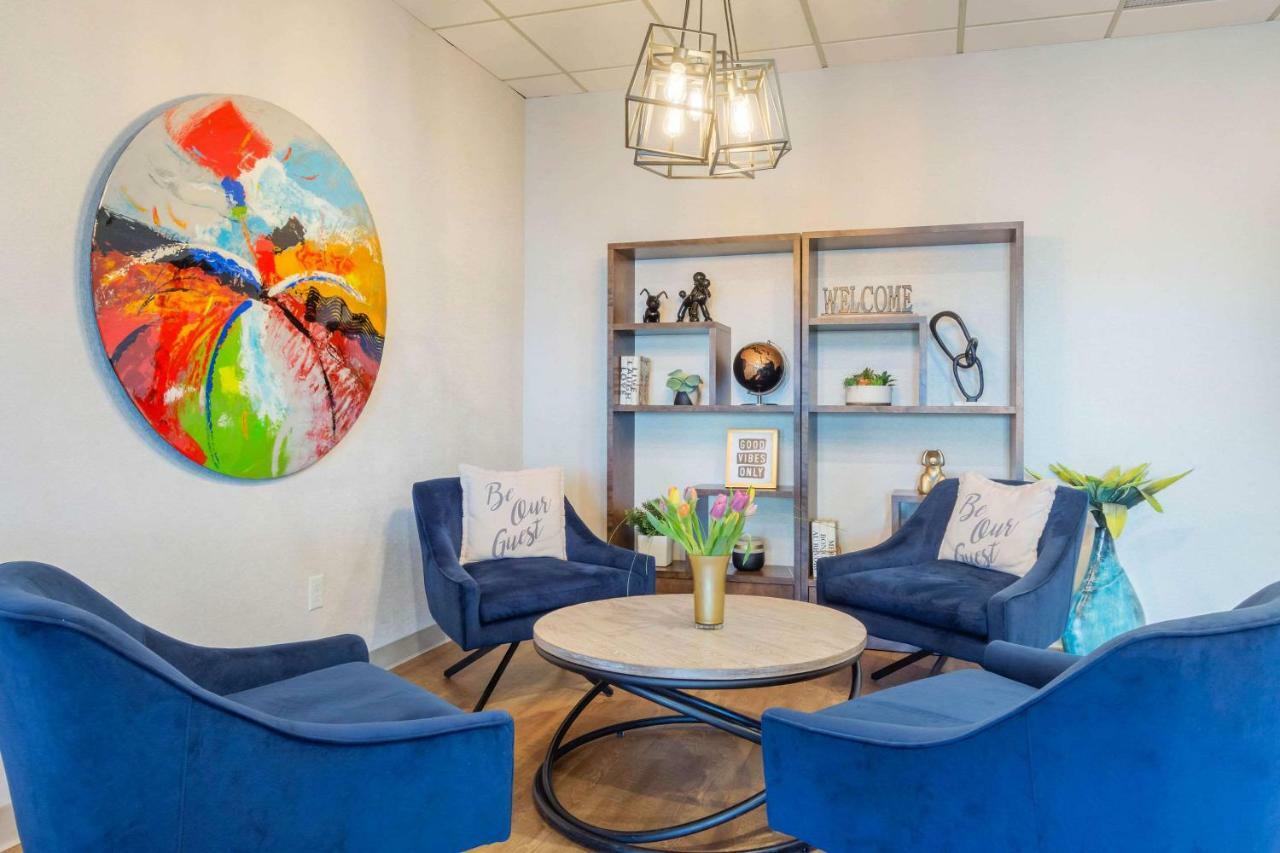 Quality Hotel Кларенвилл Экстерьер фото